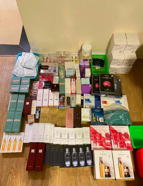 明通化妆品货源揭秘 化妆品批发行业的灰色地带与正品逻辑